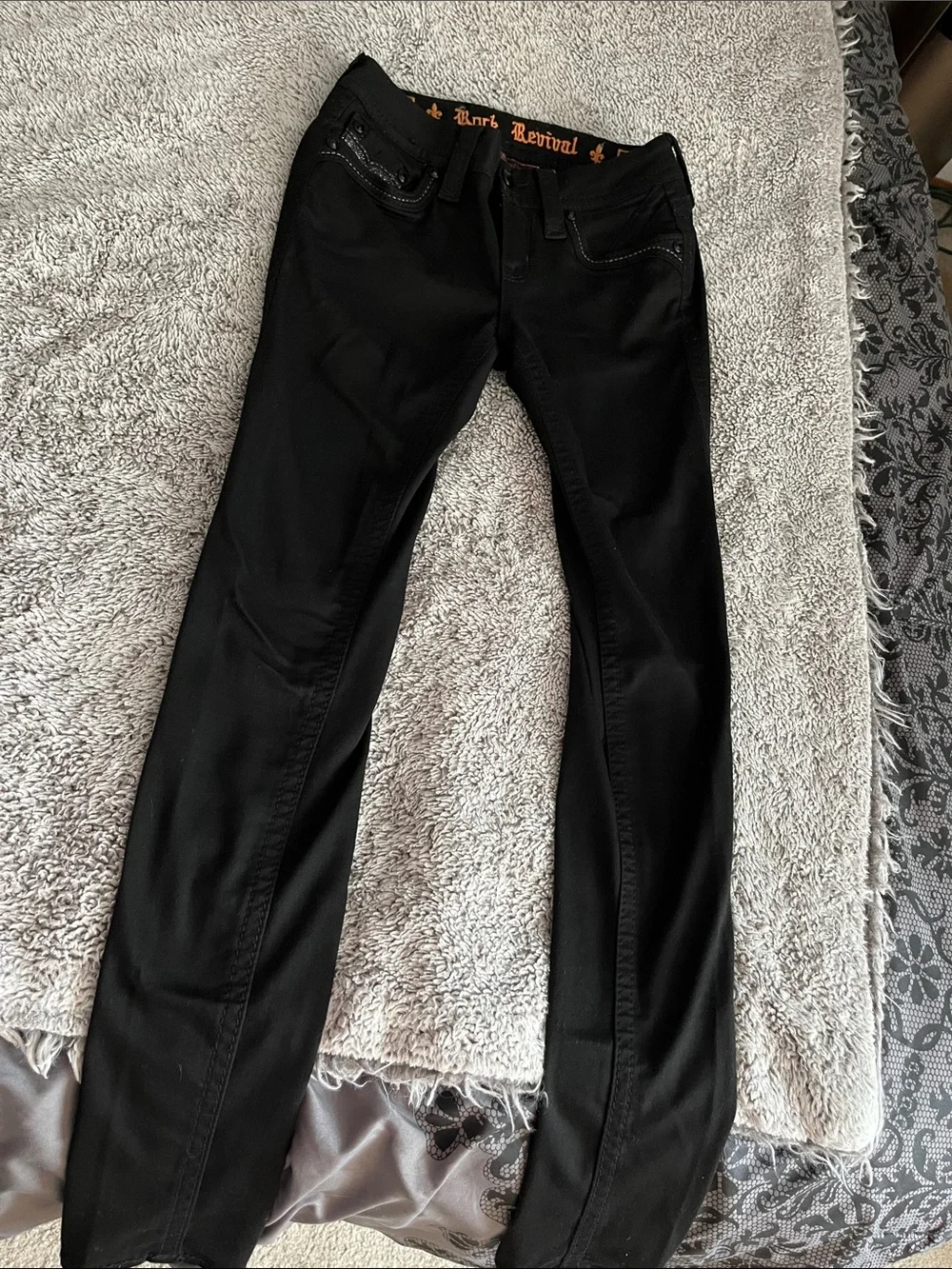 Rock Revival Women’s Black Skinny Jeans with Subtle Stitching